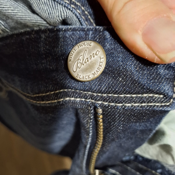 White House Black Market Blanc Open Your Heart Jeans. - Picture 9 of 13